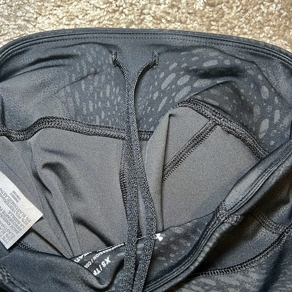 under armor leggings - Picture 4 of 4